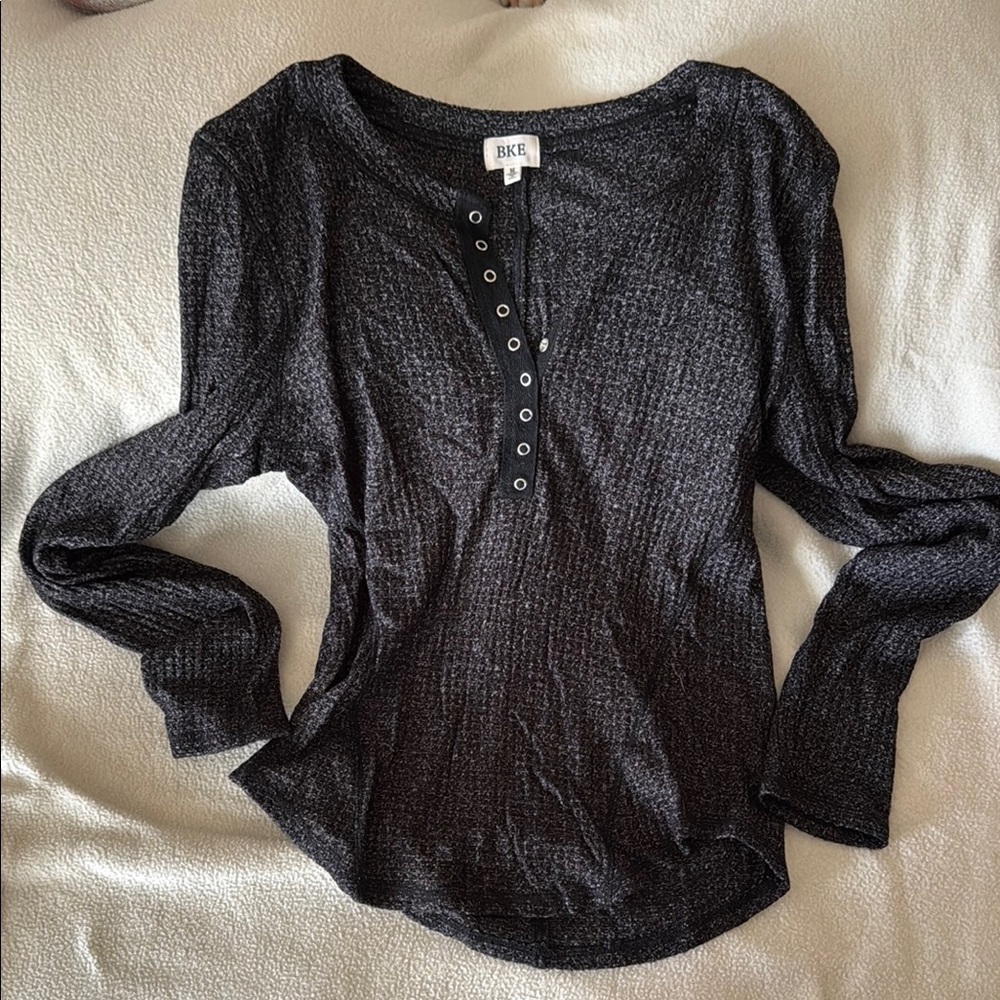 BKE Women's Black Heather Waffle Knit Long Sleeve Top